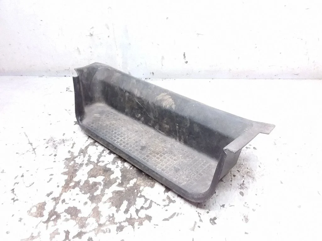 Front sill trim cover 701863735A