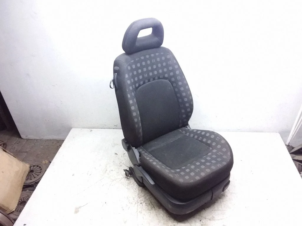 Front passenger seat – right