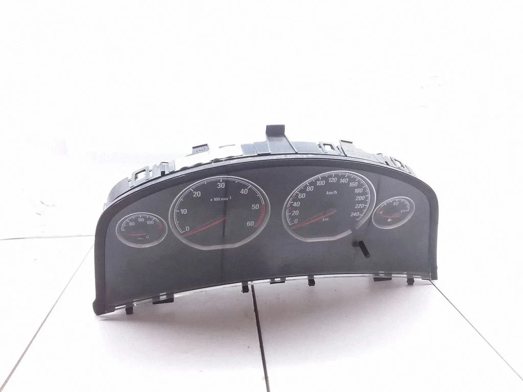 Spidometrs (instrumentu panelis) – Opel Vectra C (2002-2005)