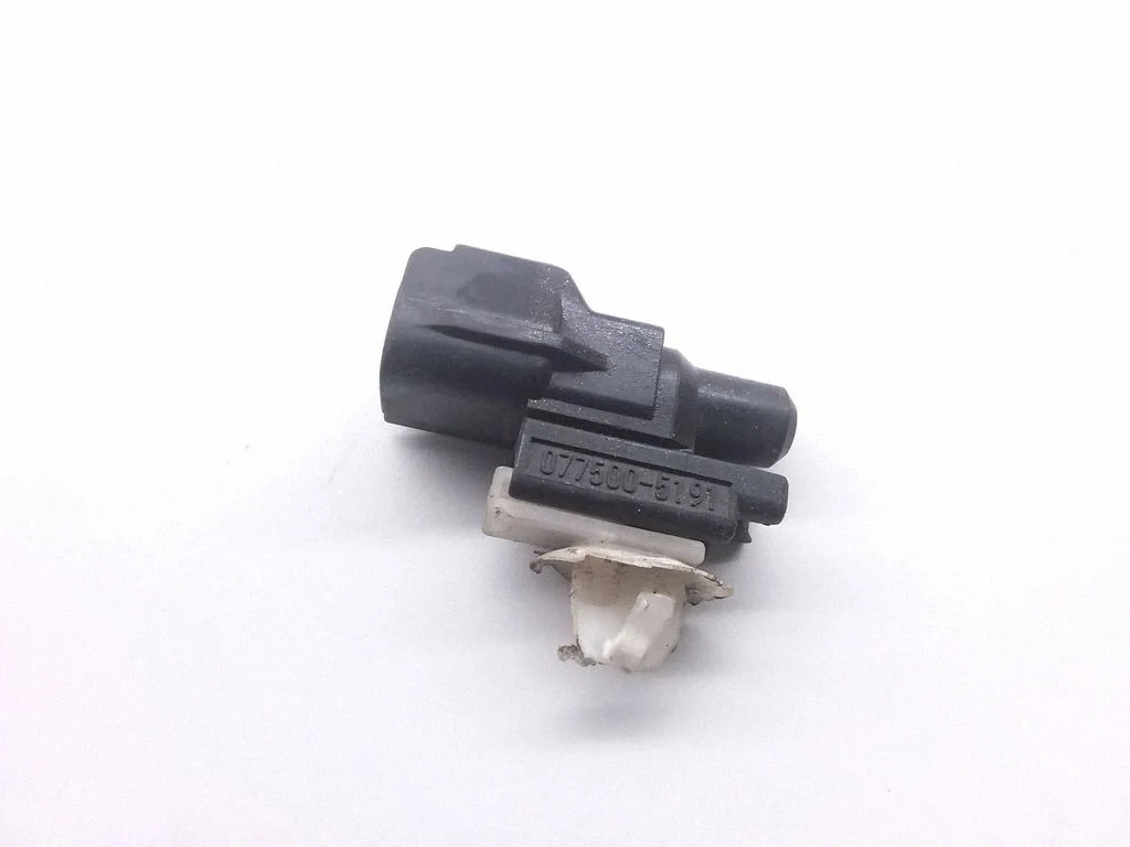 Outside/external air temperature sensor – Toyota Avensis Verso (2001-2009)