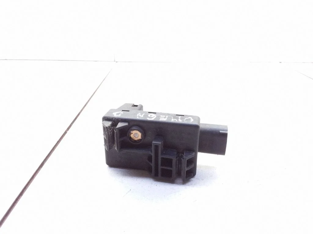 Outside/external air temperature sensor – Opel Omega B2 (1999-2003)