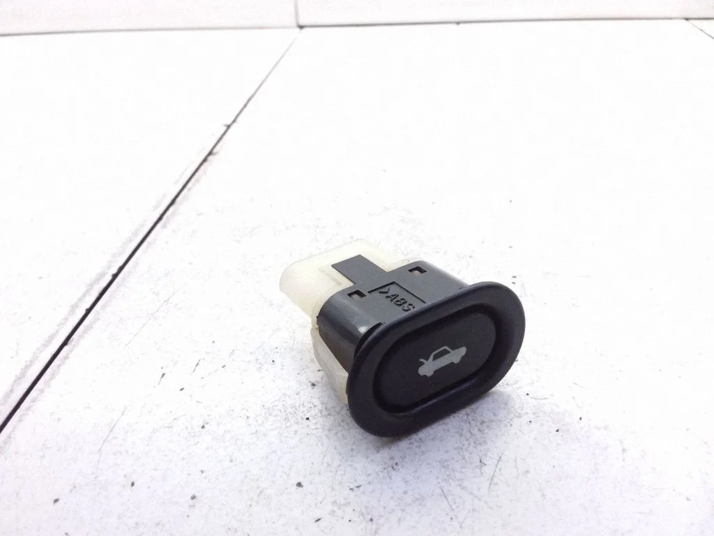 Tailgate/boot open switch button – Saab 9-5 (1998-2005)