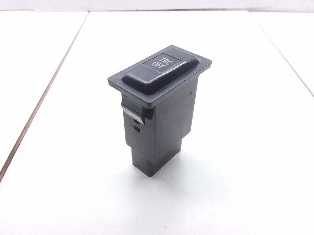 Traction control (ASR) switch – Toyota Avensis T250 (2003-2006)