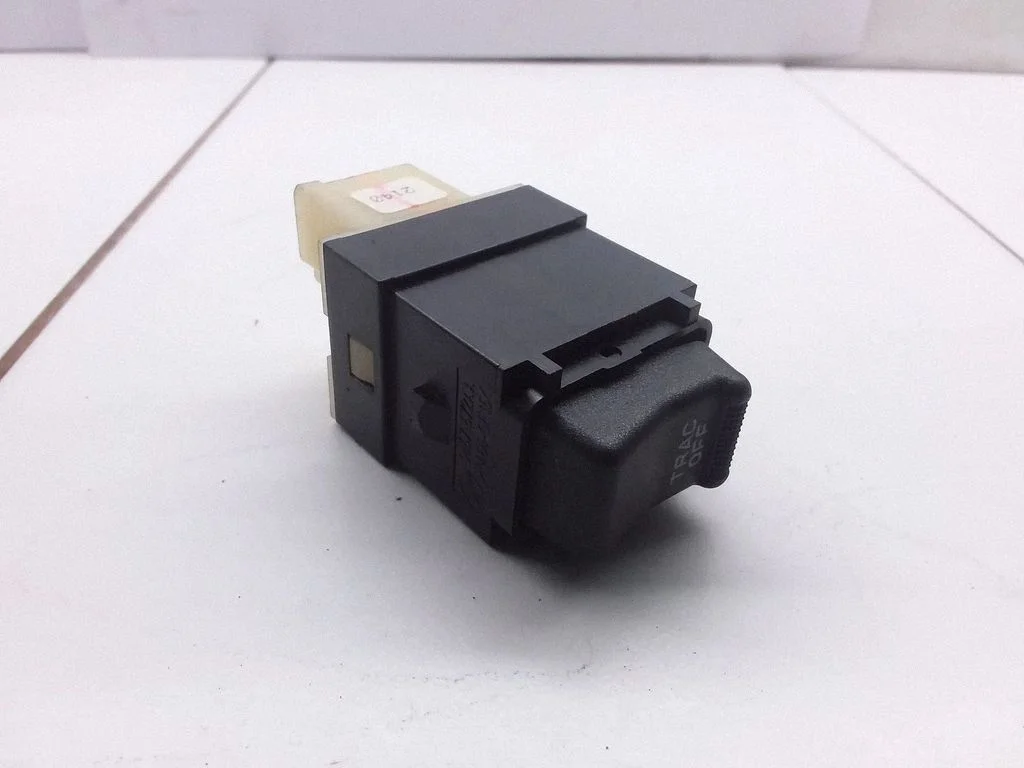 Traction control (ASR) switch 04671672AA