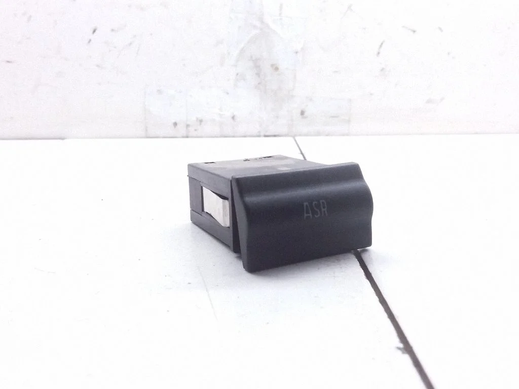 Traction control (ASR) switch