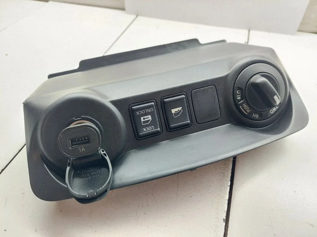 Diferentsiaali lukustuse lüliti – Nissan Navara D23 (2015-)