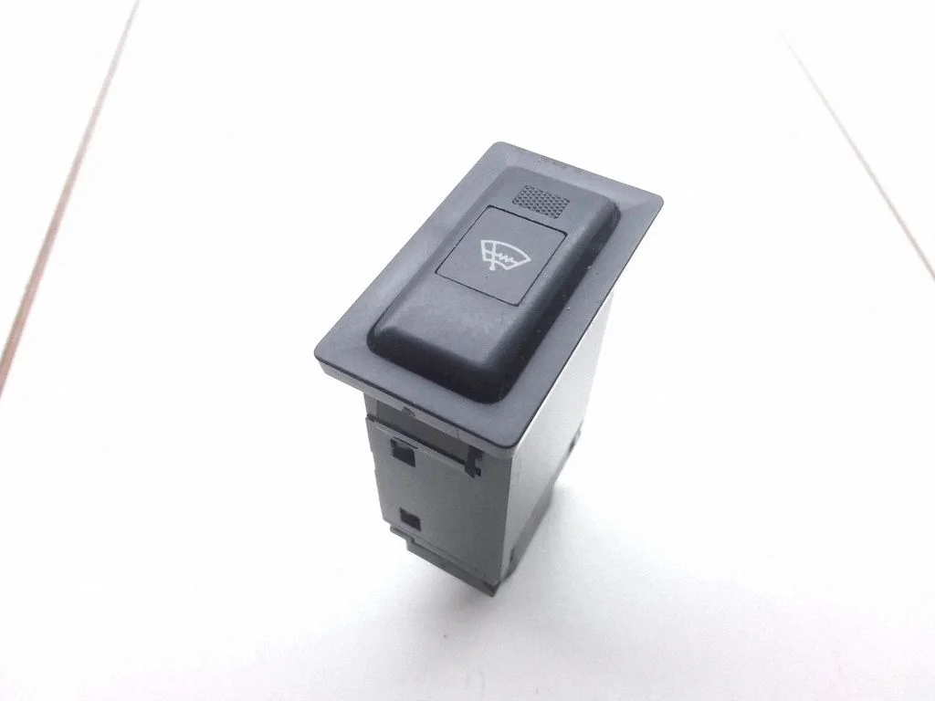 Other switches/knobs/shifts – Toyota Avensis T250 (2003-2006)