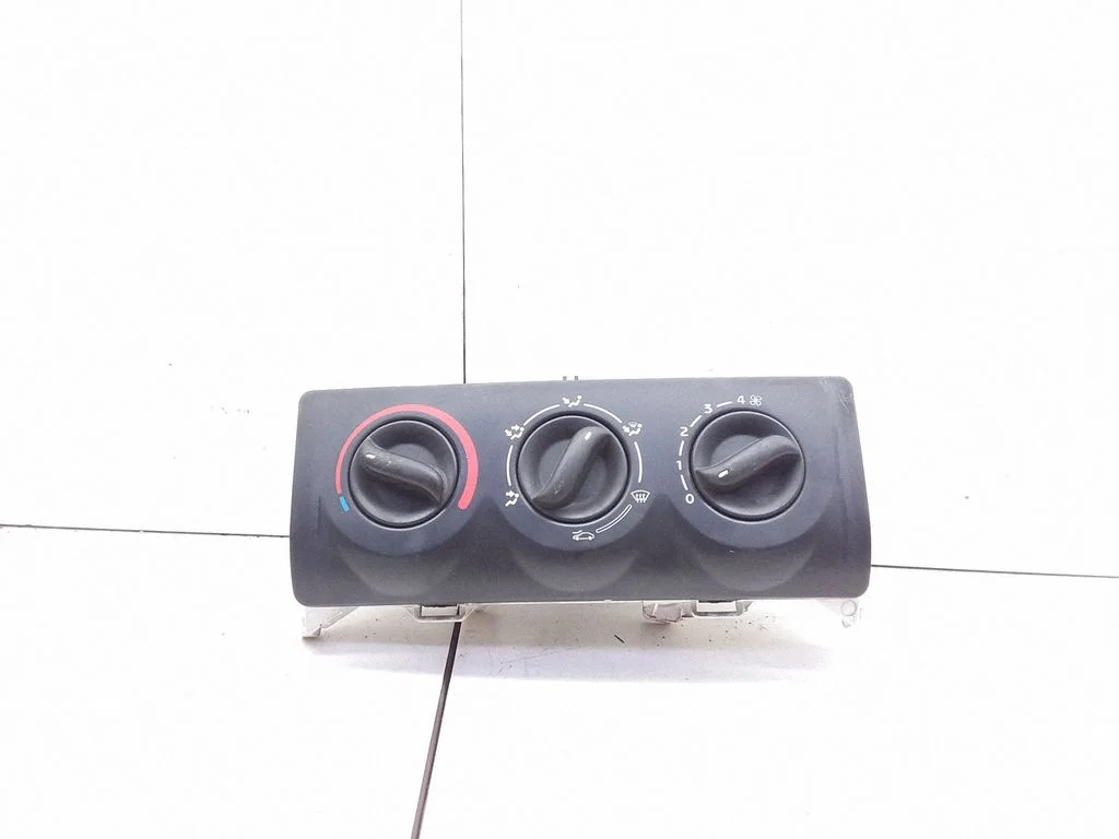 Interior fan control switch – Renault Clio II (2001-2005)