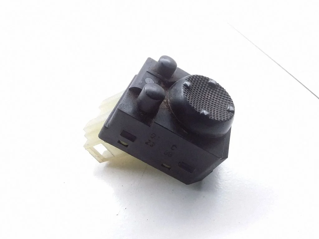 Wing mirror switch – Ford Galaxy (1995-2000)