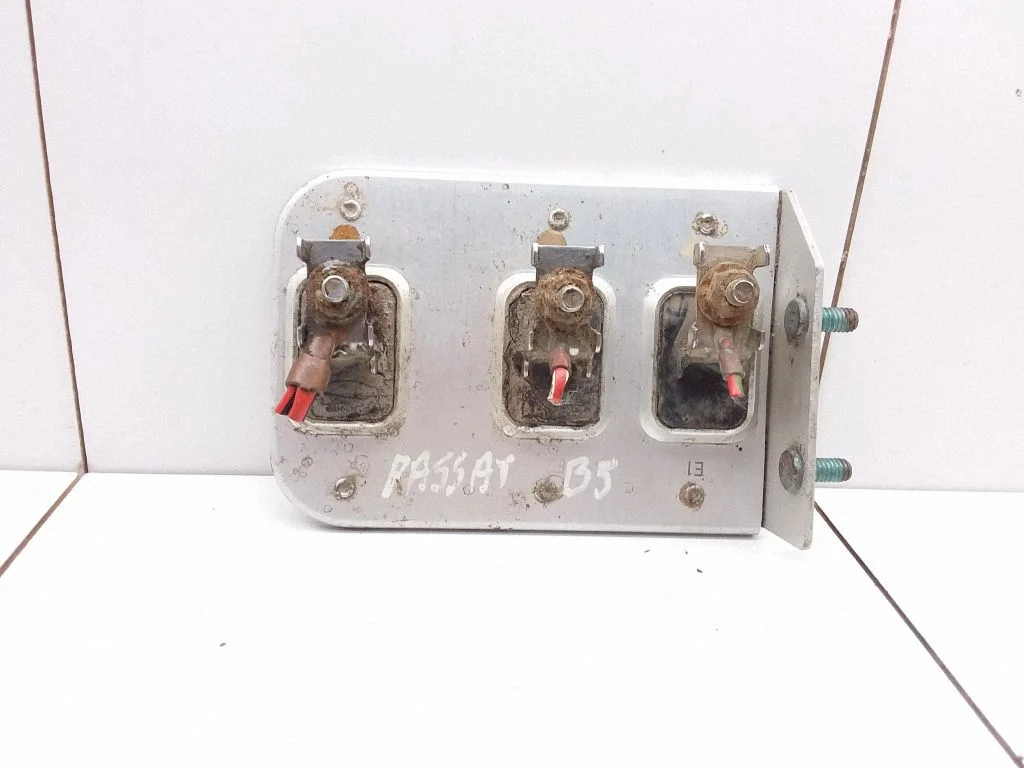 Coolant fan relay – Volkswagen Passat B5 (1997-2000)