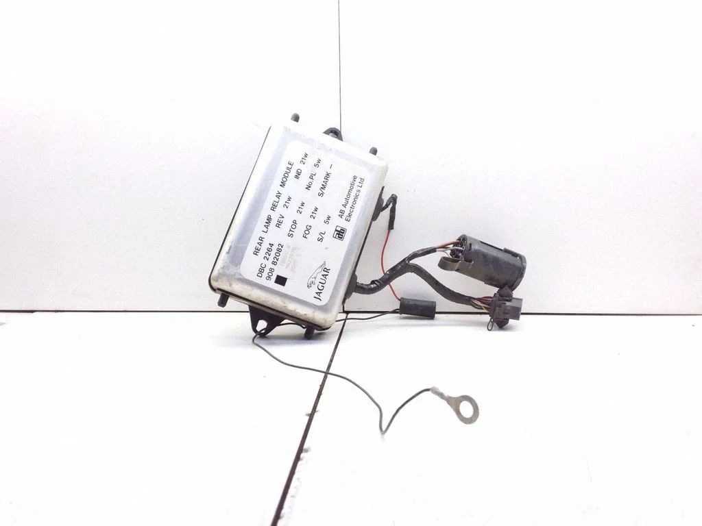 Rear light relay – Jaguar XJ X40 (1986-1994)