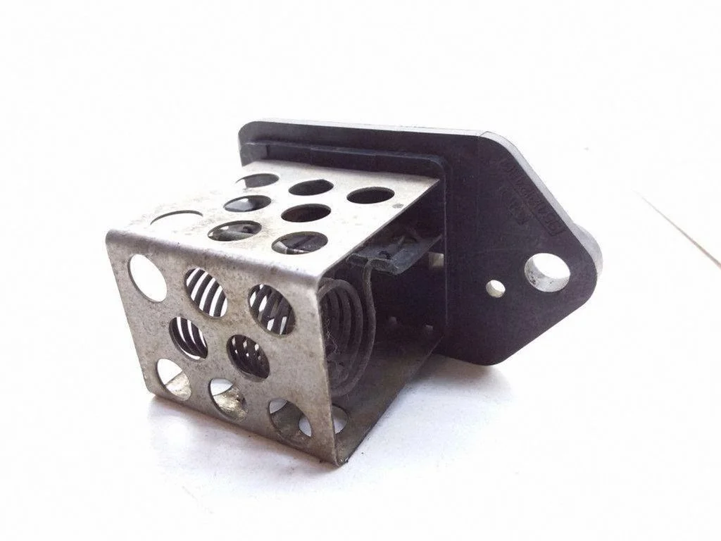 Heater blower fan relay – Peugeot 307 (2001-2005)
