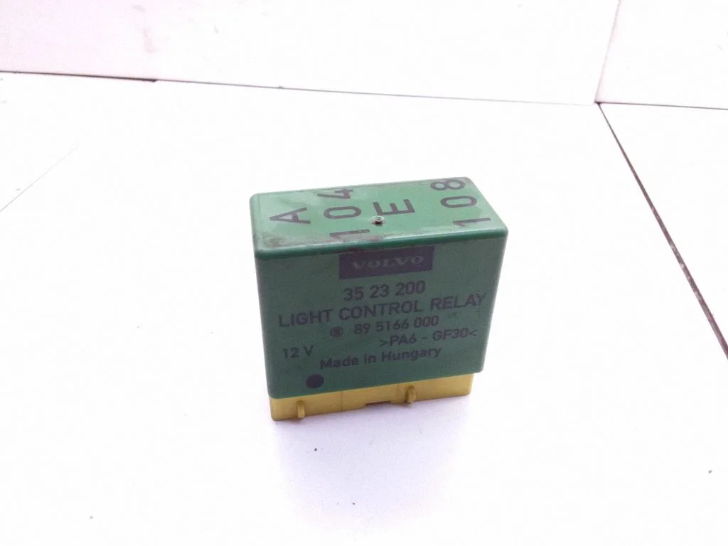 Light relay – Volvo S70 V70 V70 XC (1997-2000)