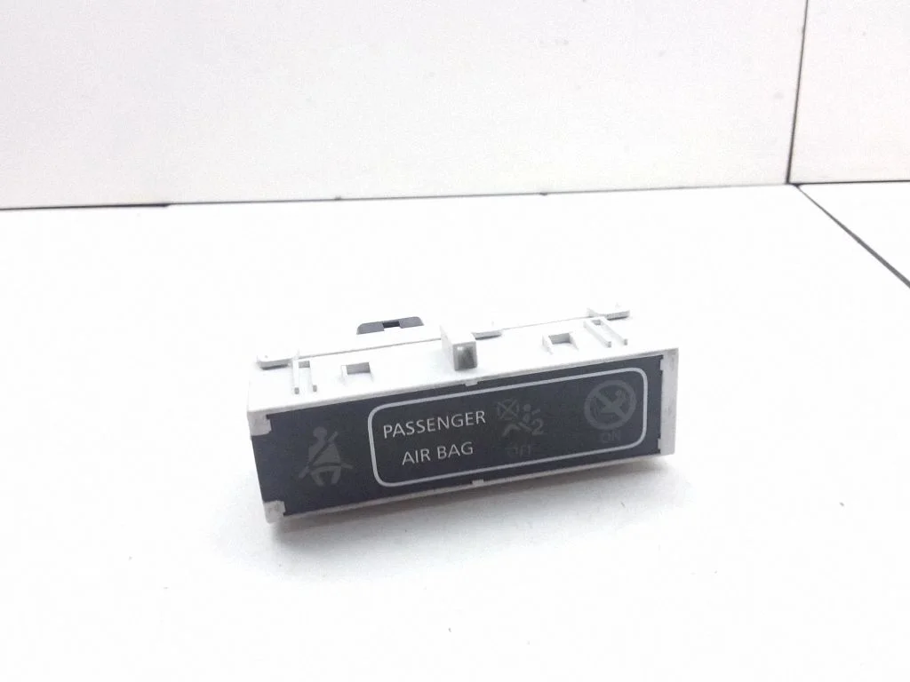 Seat belt warning relay 248804435R