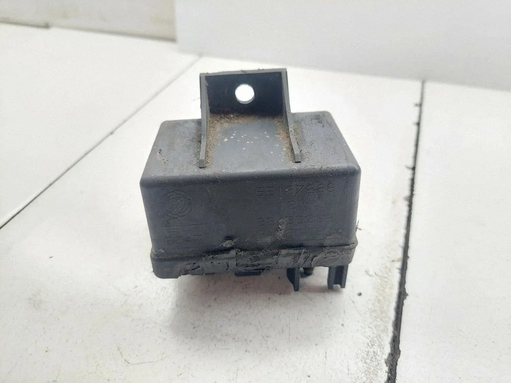Glow plug pre-heat relay