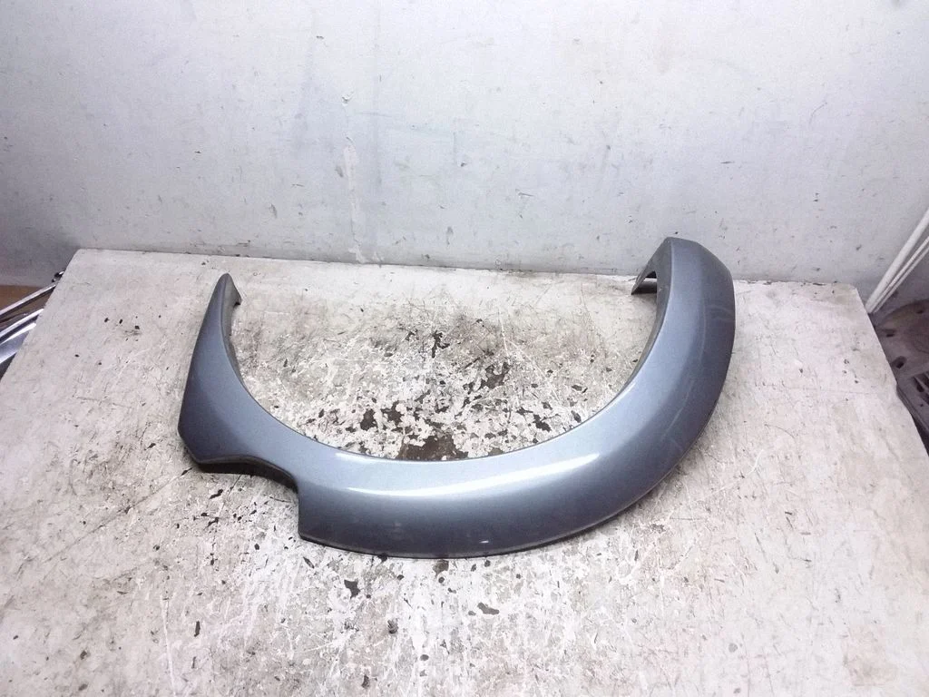 Rear arch trim UR9651W51