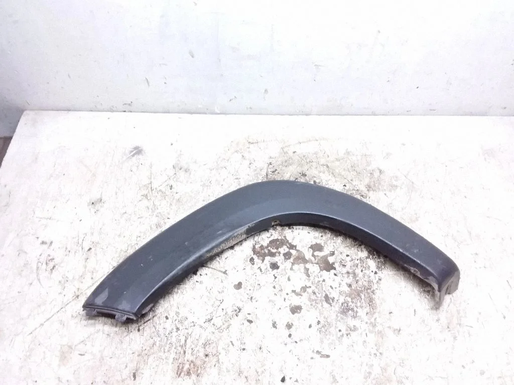 Rear arch trim 1307239070