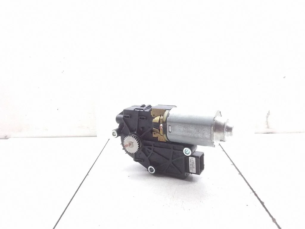 Sunroof motor/actuator 2226117A