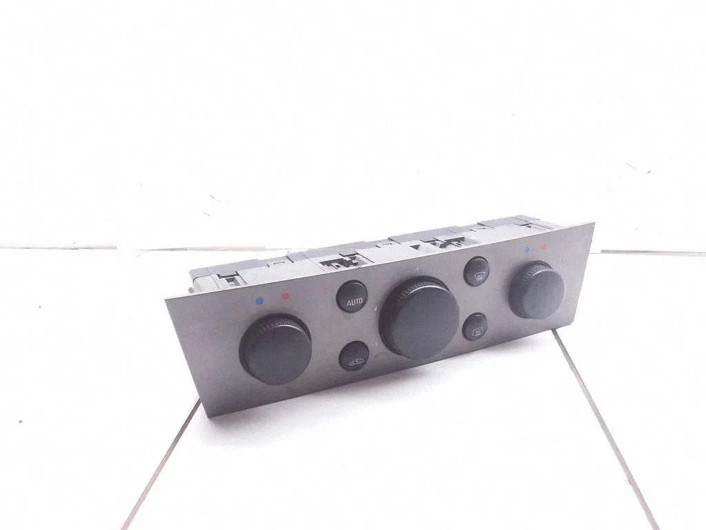 Climate control unit – Opel Vectra C (2002-2005)