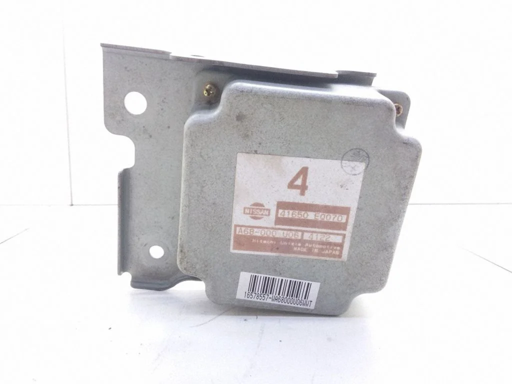 Torque split ecu control unit/module – Nissan X-Trail T30 (2001-2007)