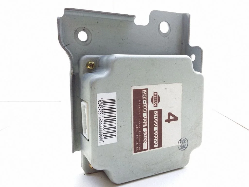 Torque split ecu control unit/module – Nissan X-Trail T30 (2001-2007)