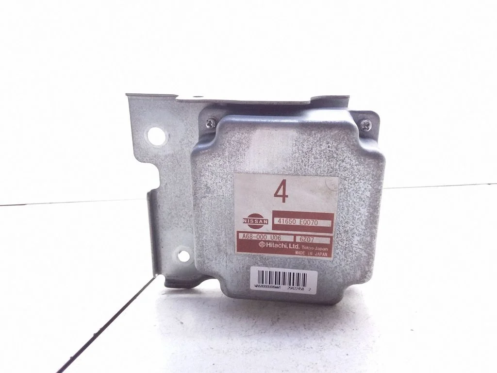 Torque split ecu control unit/module – Nissan X-Trail T30 (2001-2007)