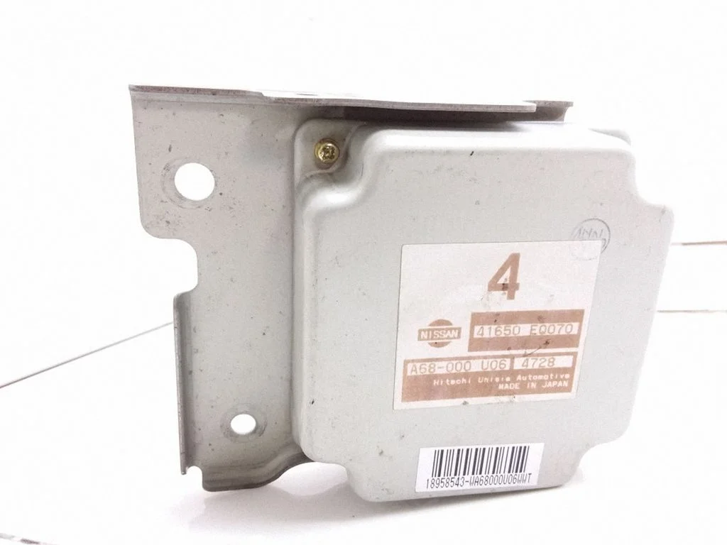 Torque split ecu control unit/module – Nissan X-Trail T30 (2001-2007)