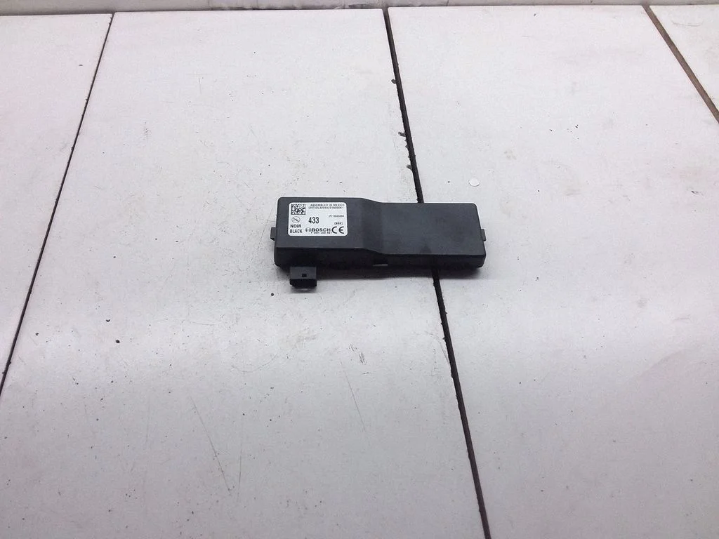 Door central lock control unit/module – Opel Insignia A (2008-2017)
