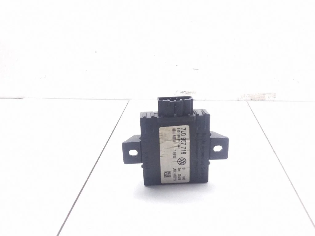 Alarm control unit/module – Volkswagen Touareg I (2002-2010)