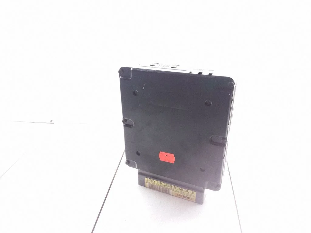 Central body control module – Jaguar XJ X308 (1998-2002)