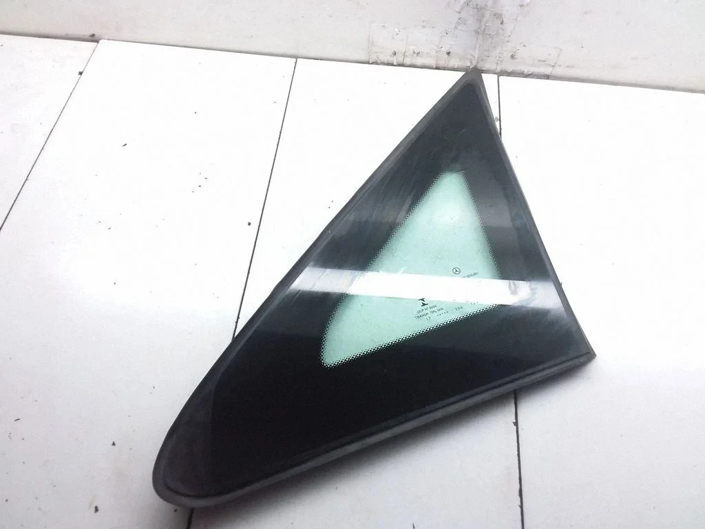 Front door vent window glass four-door – Mercedes-Benz Vito Viano W447 (2014-)