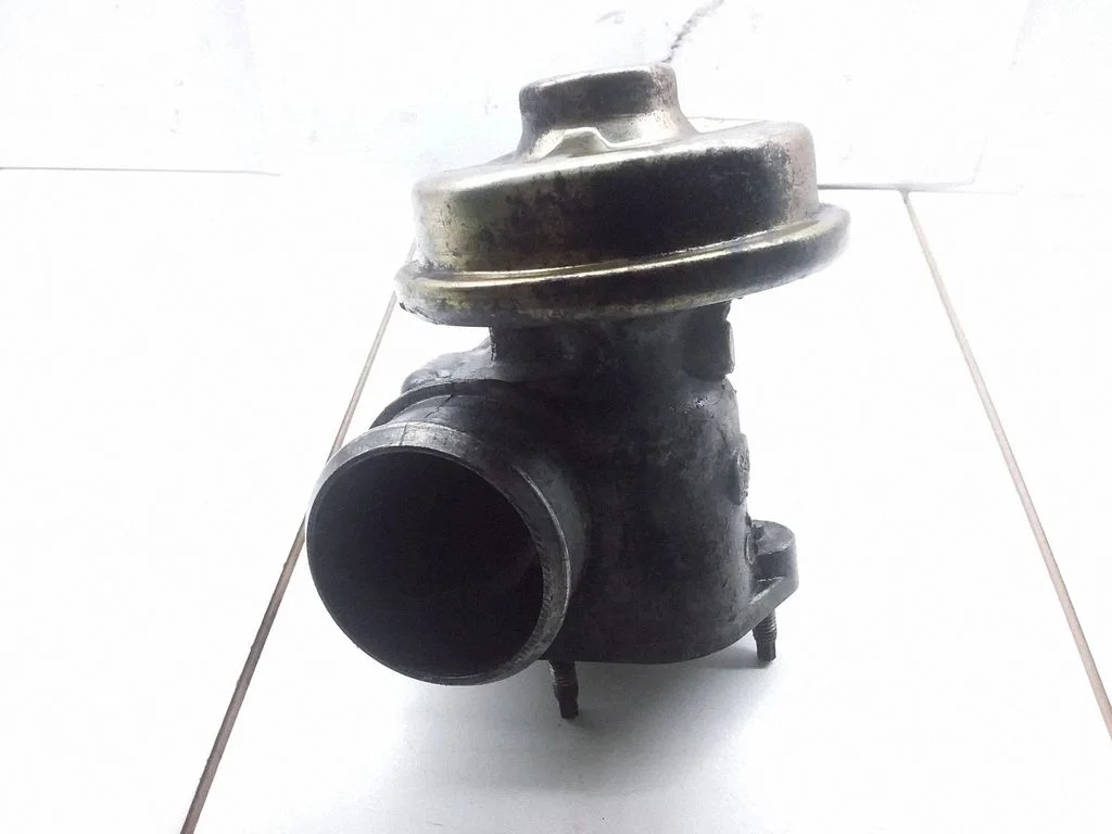 EGR valve 013B04P