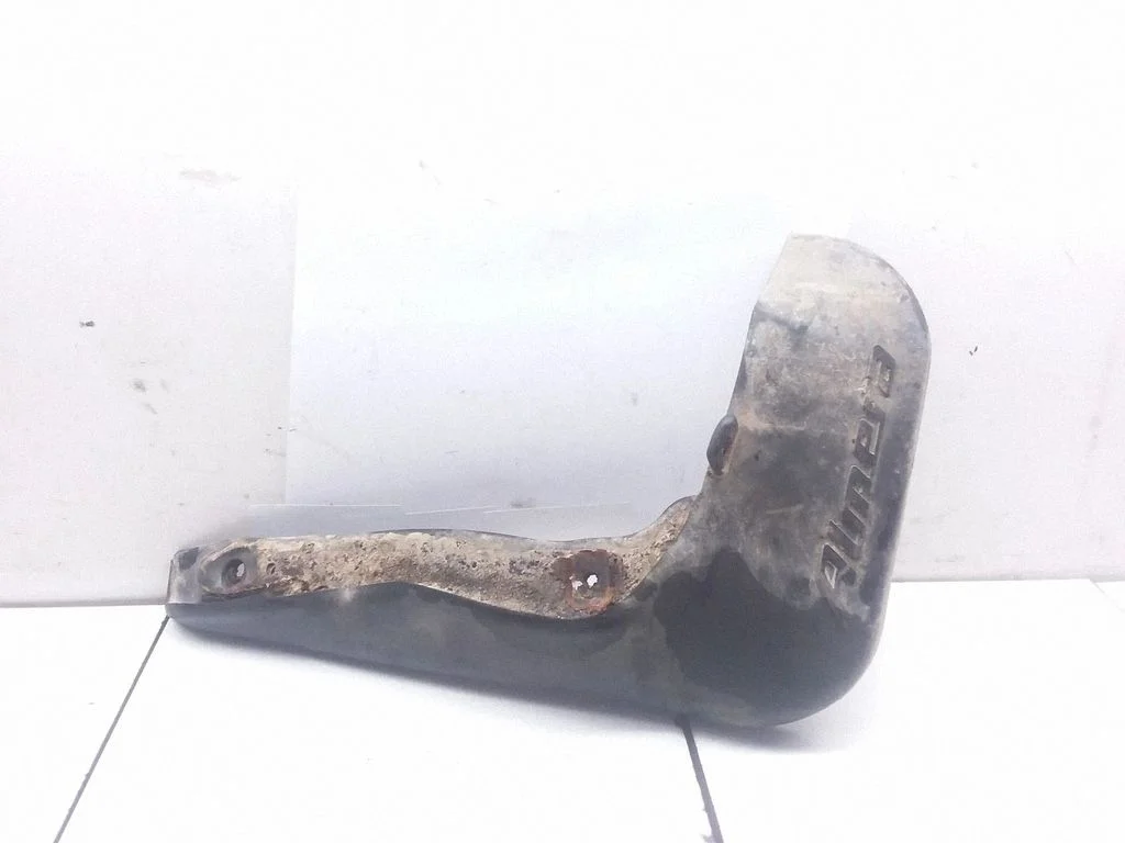 Tagumine porikaitse – Nissan Almera N16 (2000-2010), vasak