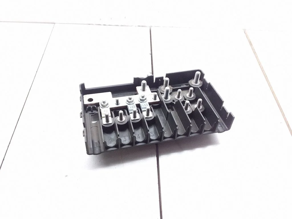 Plussjuhtmete ühendussõlm A9065454601