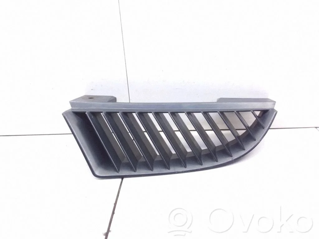 Front grill MN127773