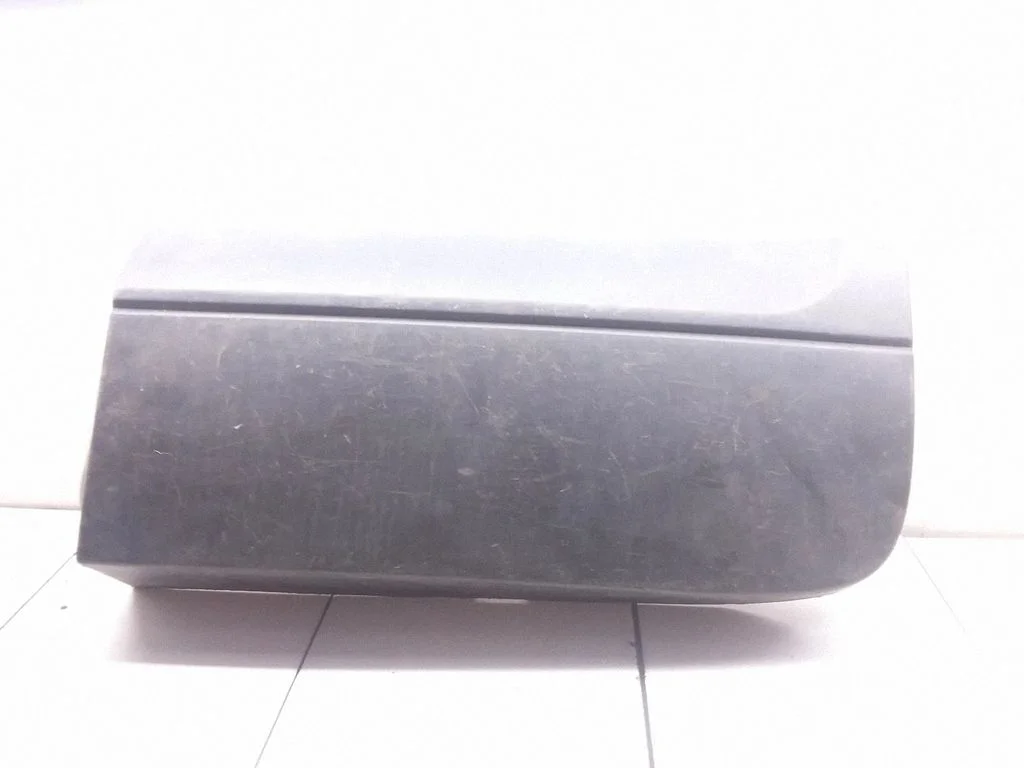 Listwa drzwi tylnych 8200188541