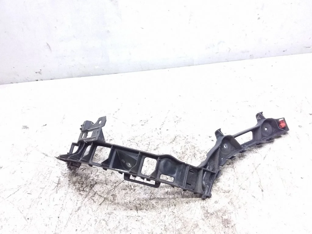 Bumper support mounting bracket corner – Opel Zafira B (2005-2014)