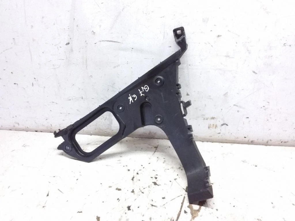 Bumper support mounting bracket corner – Audi Q7 4L (2005-2015)