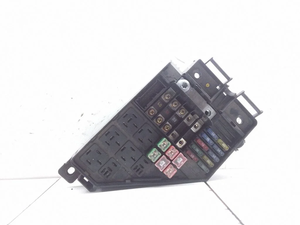 Drošinātāju kārba (komplekts) YQE000210