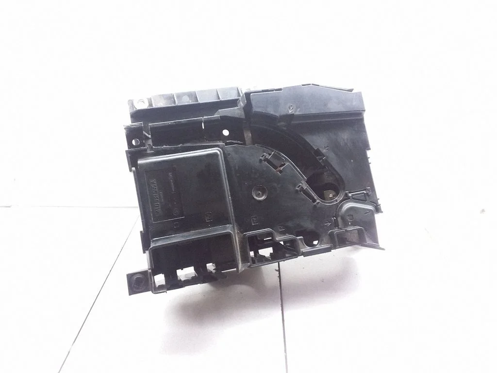 Fuse box cover 4L0937555A