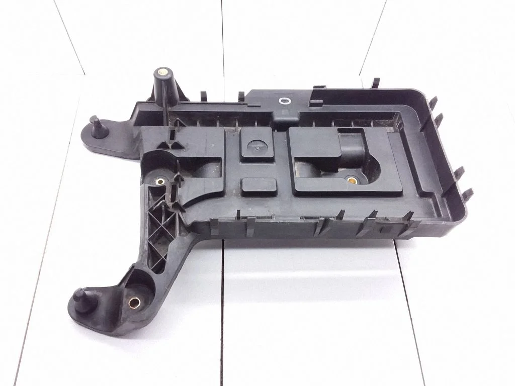 Aku kast – Volkswagen Passat B6 (2005-2010)