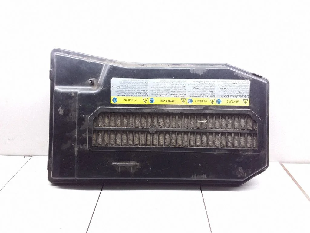 Battery box tray cover/lid – Volkswagen Touareg I (2002-2010)