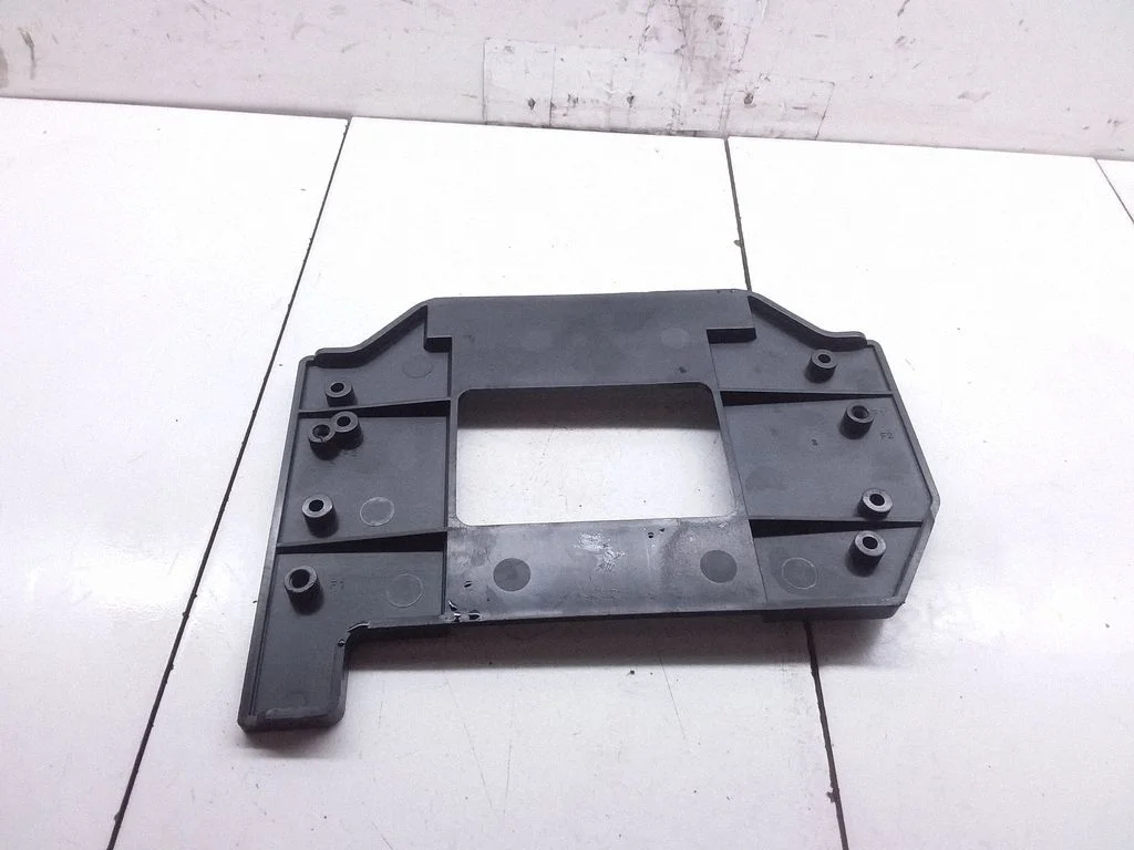 Other engine bay part 2105454140