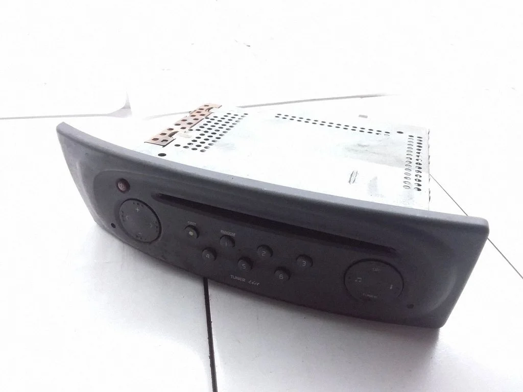 Radio, odtwarzacz CD/DVD, nawigacja – Renault Scenic I (1996-2003)