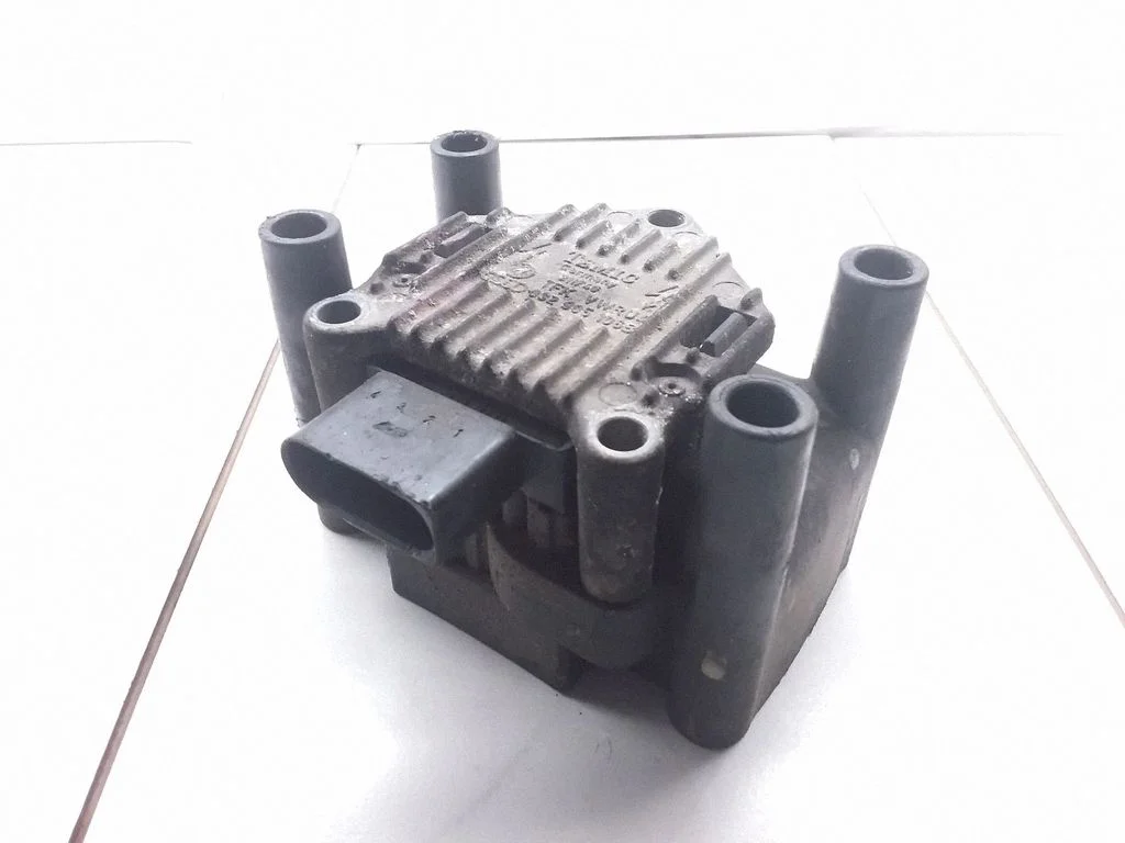 High voltage ignition coil 032905106B