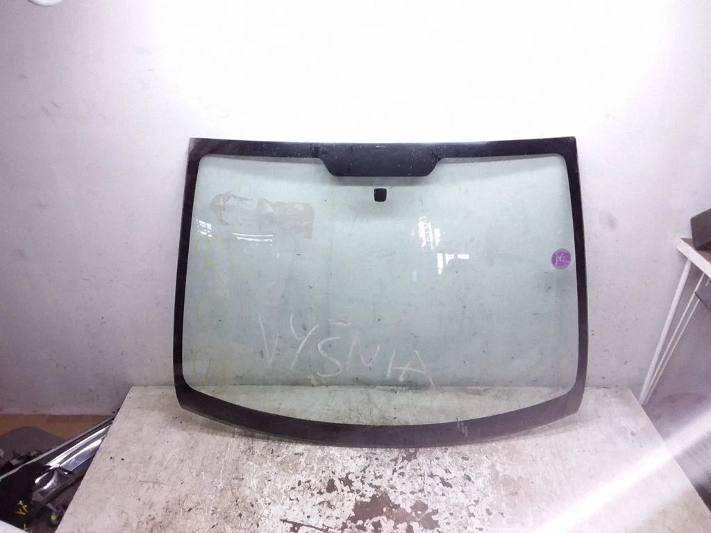 Front windscreen/windshield window – Toyota Aygo AB10 (2005-2014)
