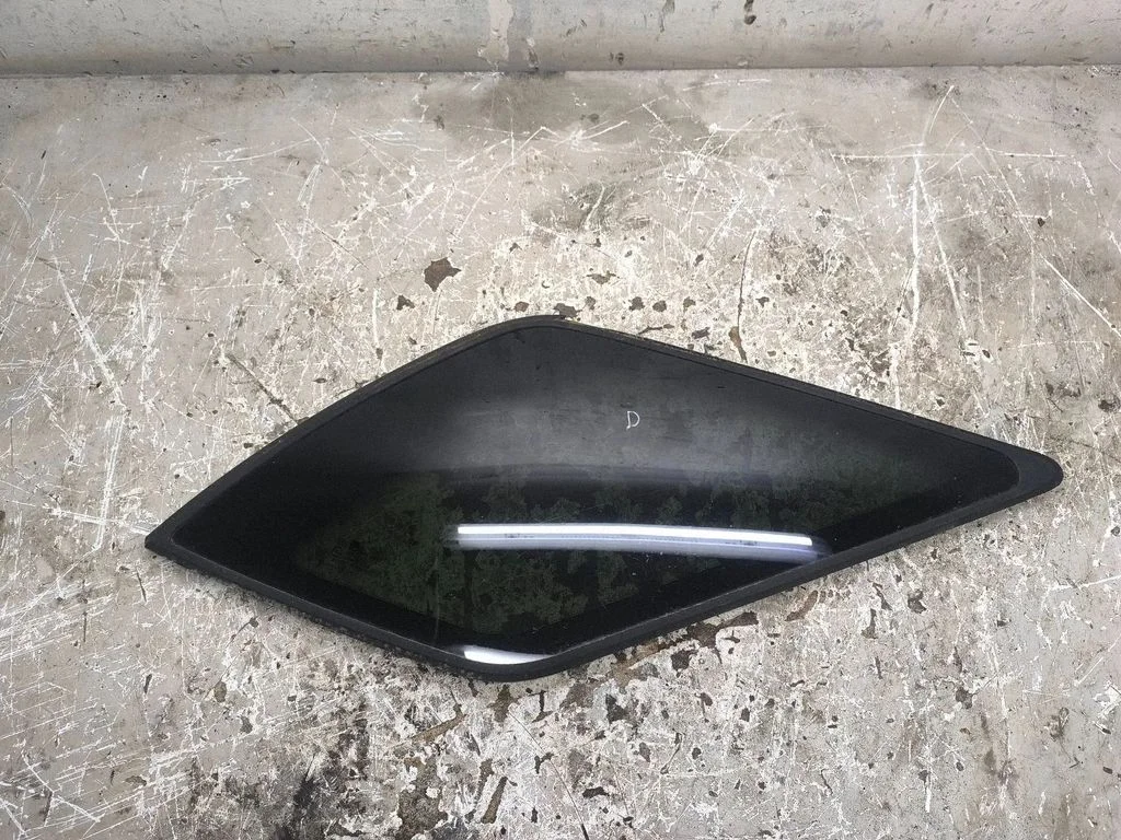 Rear side window – KIA Sorento (2002-2009)