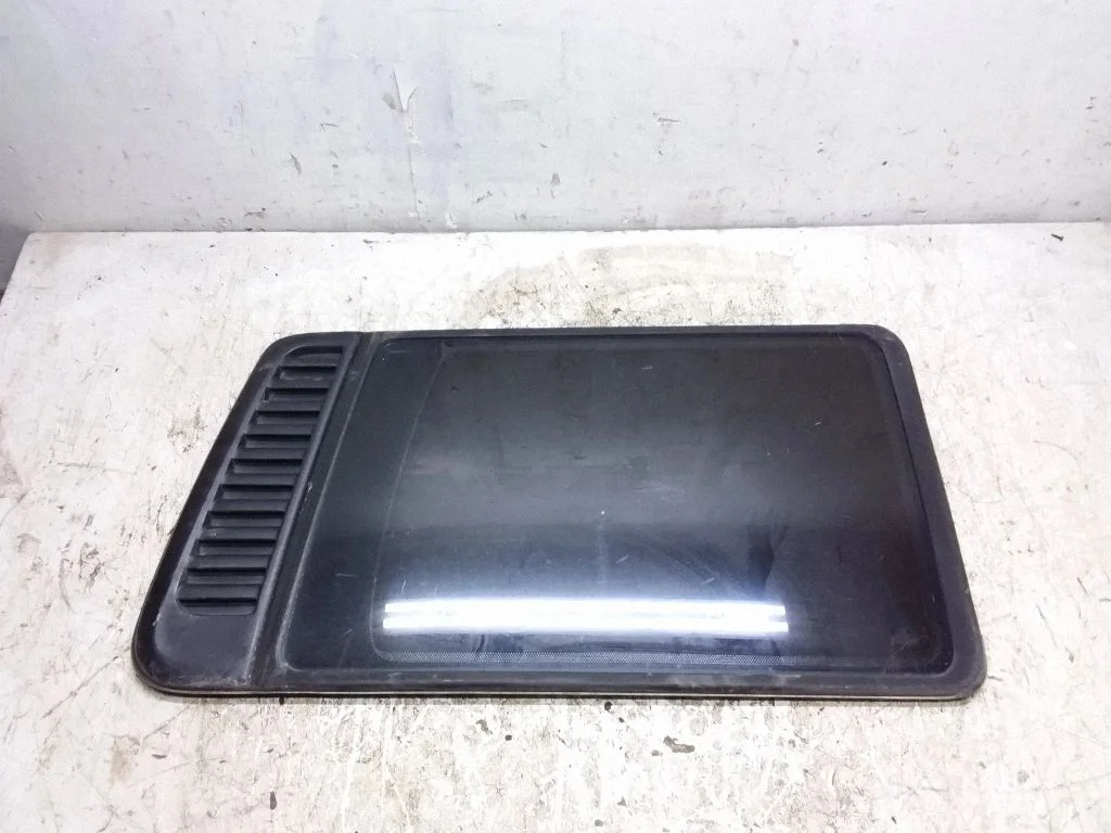 Rear side window 703819905