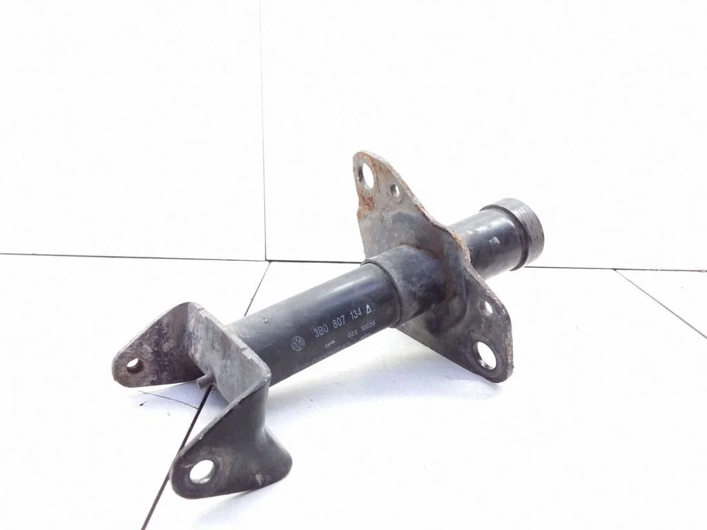 Front bumper shock/impact absorber – Volkswagen Passat B5 (1997-2000)