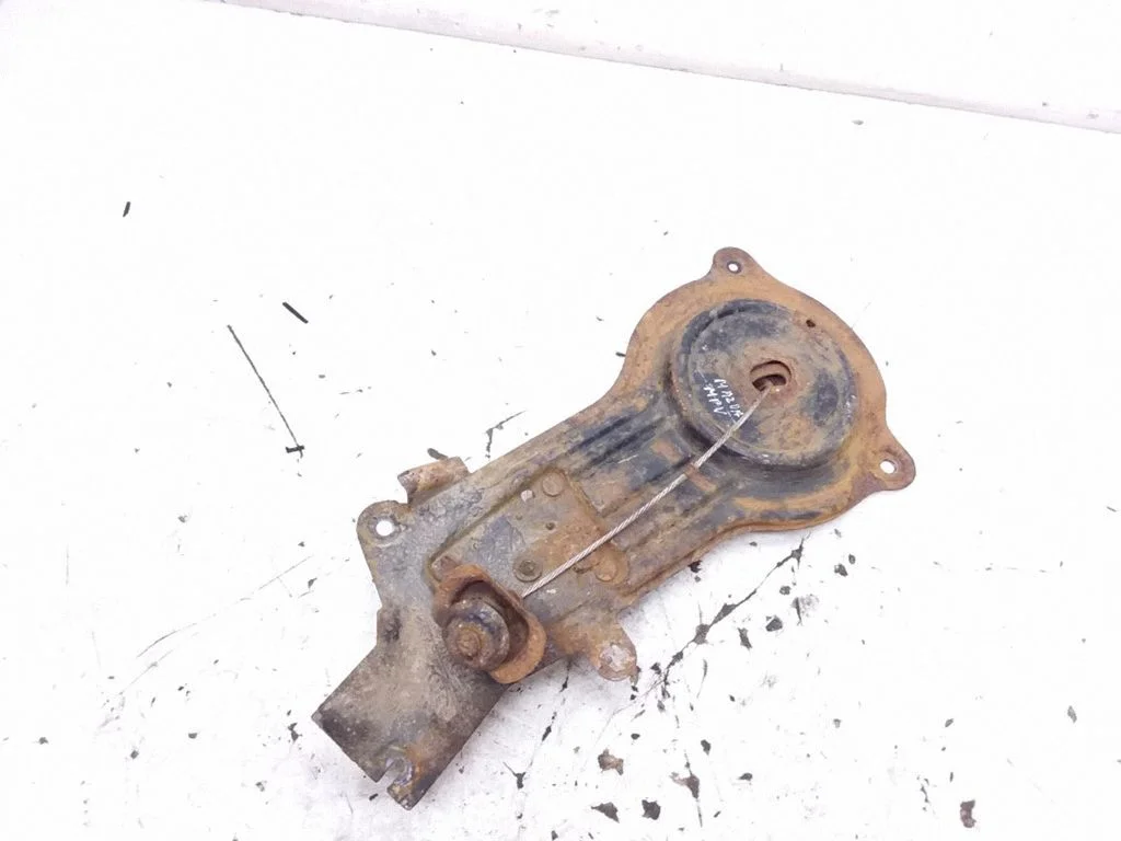 Spare wheel mounting bracket – Mazda MPV II LW (1999-2007)